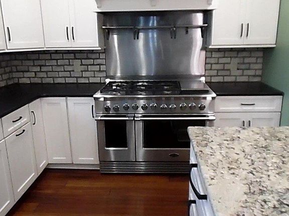 4th image of 1008 Sherwood Dr