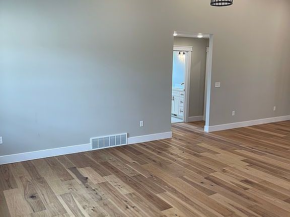4th image of 118 Haydens Trl
