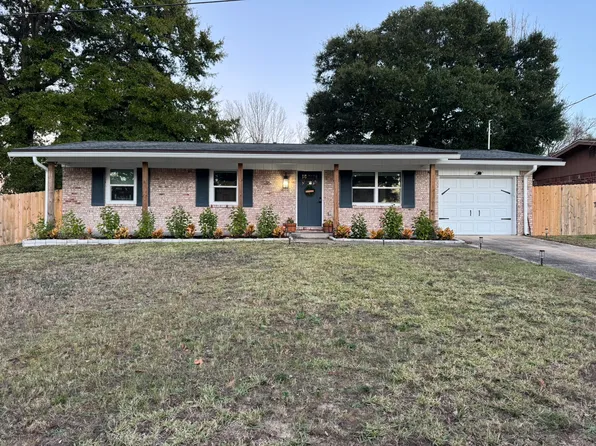 16 10th St, Shalimar, FL 32579