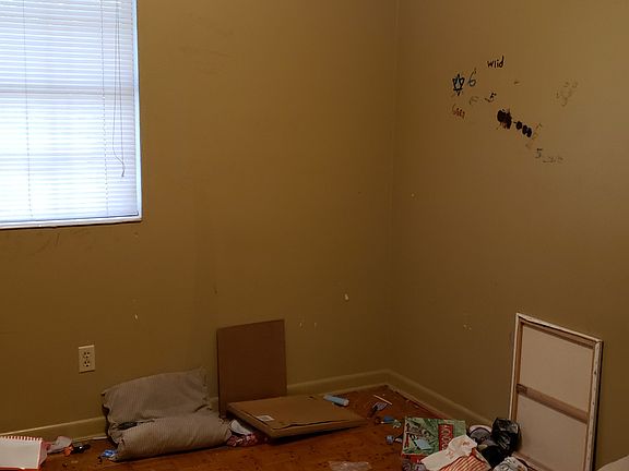 2nd image of 4585 Monpellier Dr