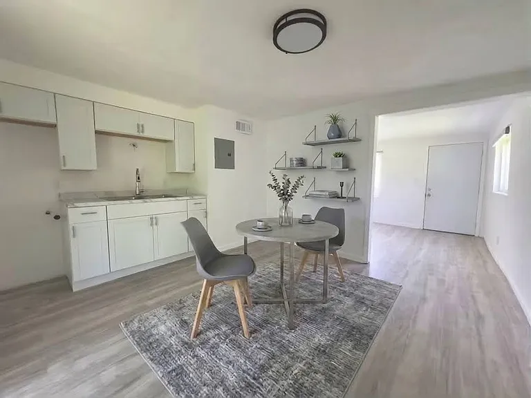 207 Roxana Ave #B — Photo 7
