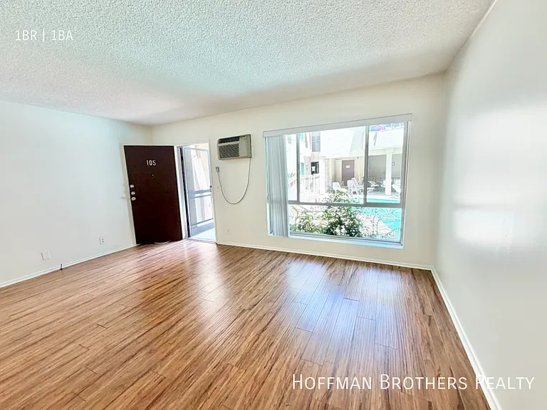 919 N Alfred St #105 — Photo 3