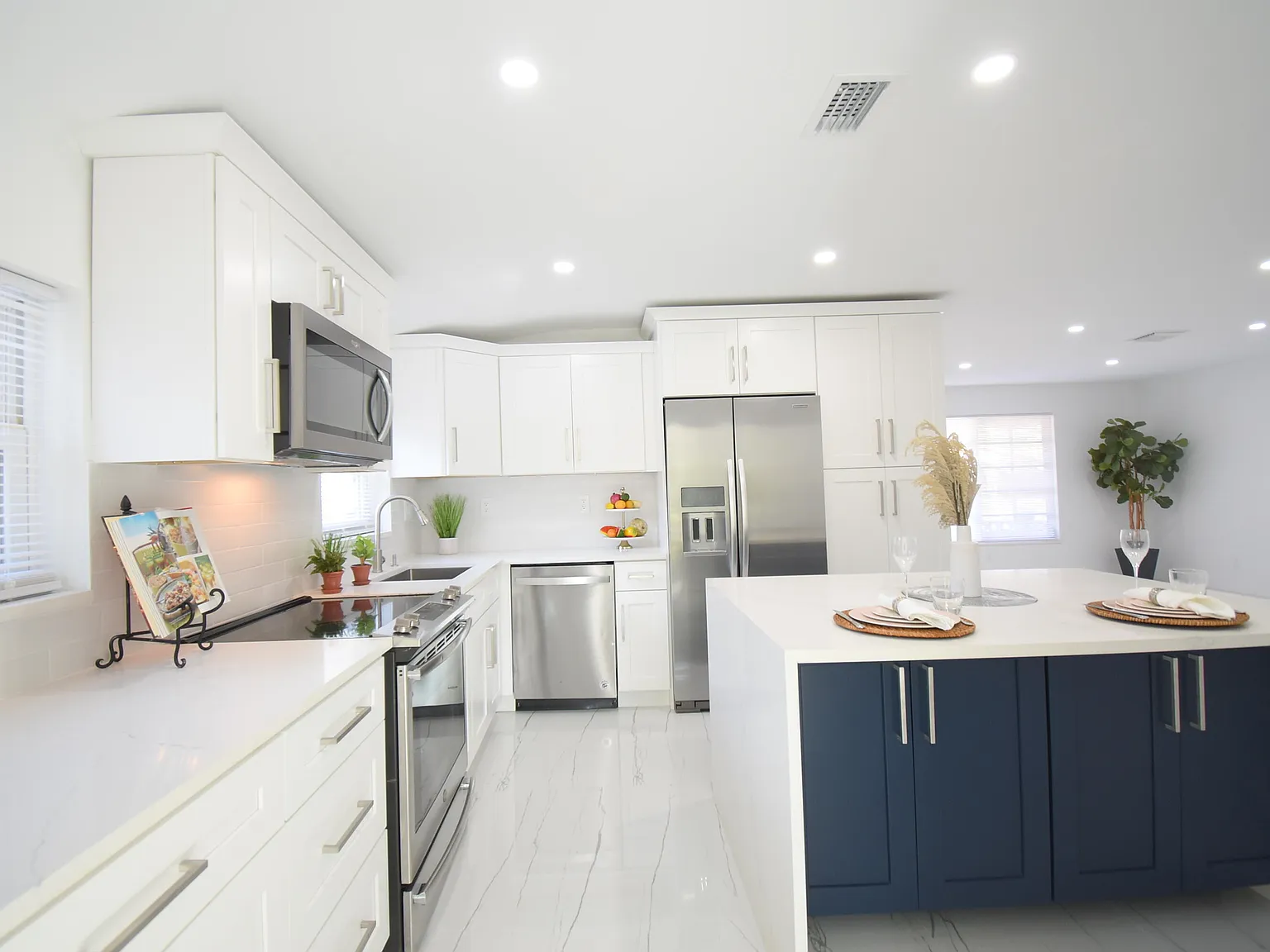 4 bed, 2.0 bath, 1607 sqft, $3,300 — Photo 3