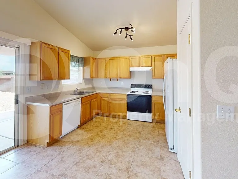 2396 W Silverbell Tree Dr — Photo 6
