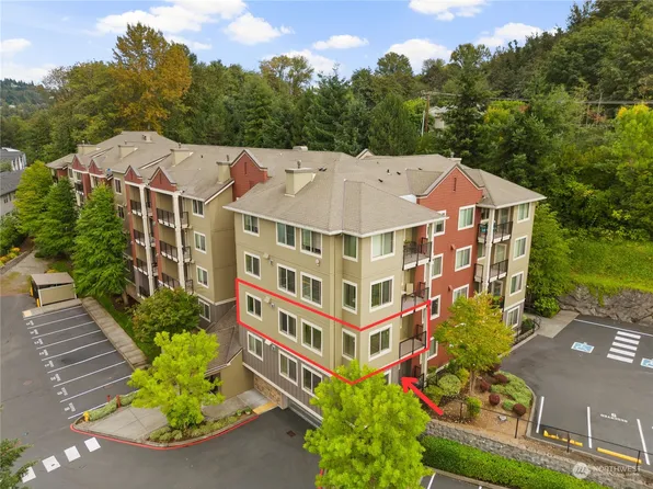 6800 132nd Place NE #E202, Newcastle, WA 98059