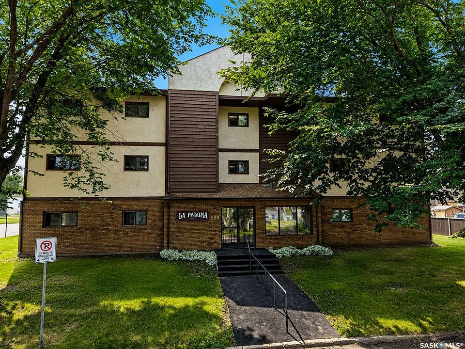 1st image of UNIT 304-255 7th STREET E