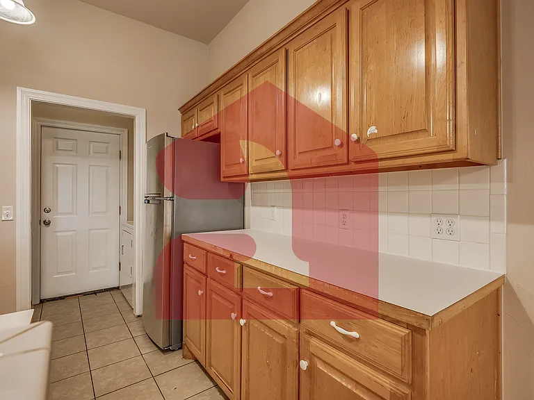 2711 Silvertree Dr — Photo 14