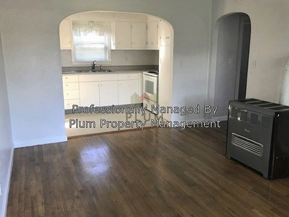 3rd image of 2209 Fairview Ave
