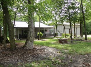 2414 E 1620 North Rd, Windsor, IL 61957