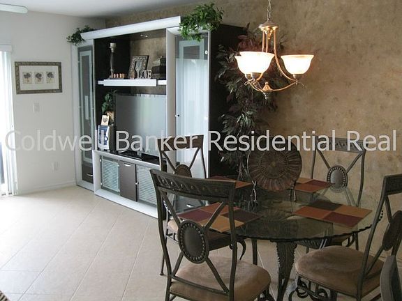 Living/Dining area