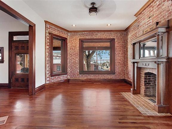 5th image of 401 Woodland Ave