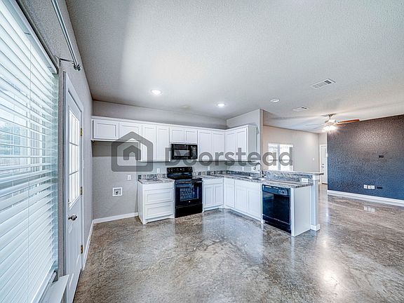 4th image of 216 S Preston St