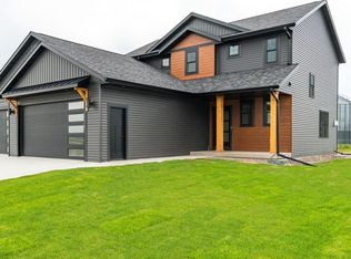 1725 Fox Glove St, Holmen, WI 54636
