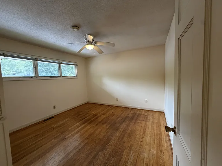 649B E Broad St — Photo 12