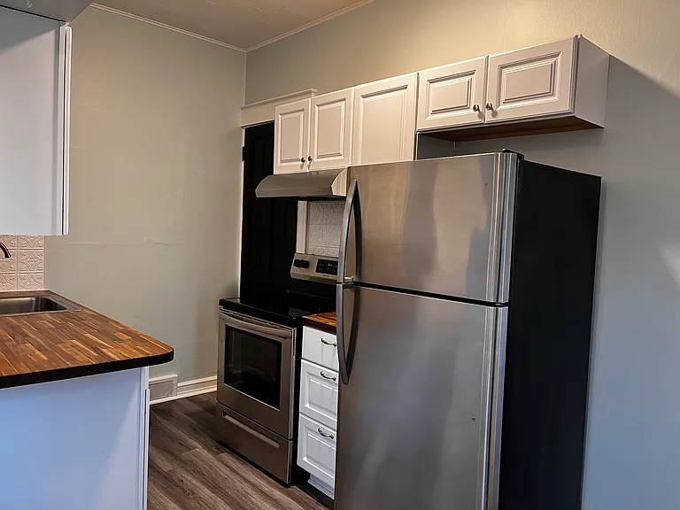 138 E Van Buren St — Photo 3