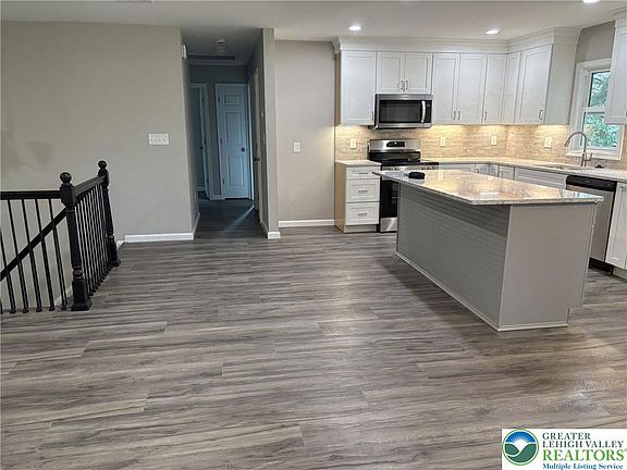 4th image of 1741 Johnston Dr