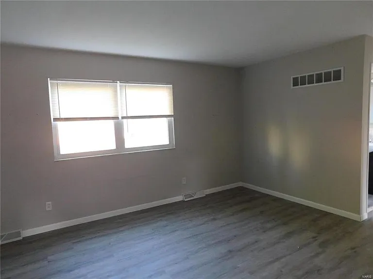 Renaissance Apartments of St. Charles — Photo 3
