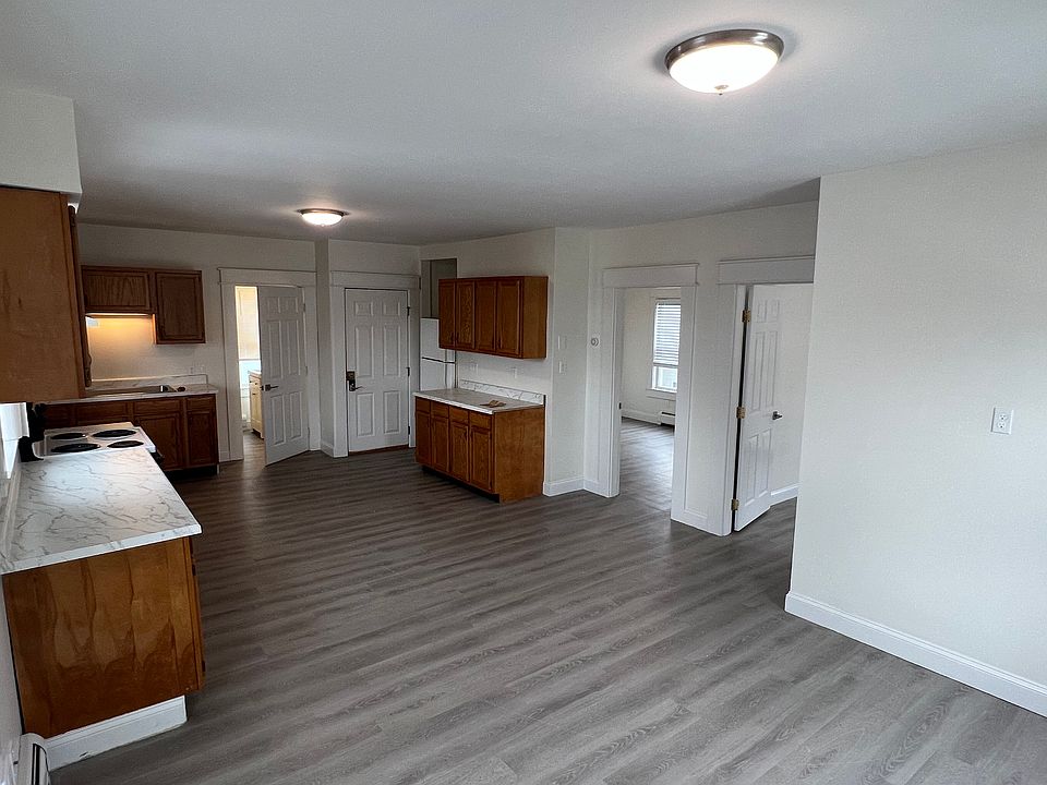 1st image of 317 Rimmon St Floor 3