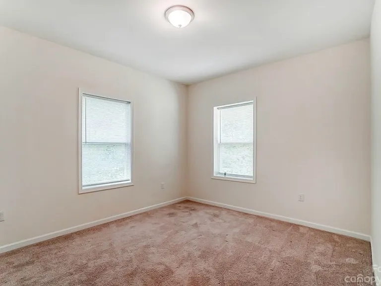 107 McKinnon Ave NE — Photo 10