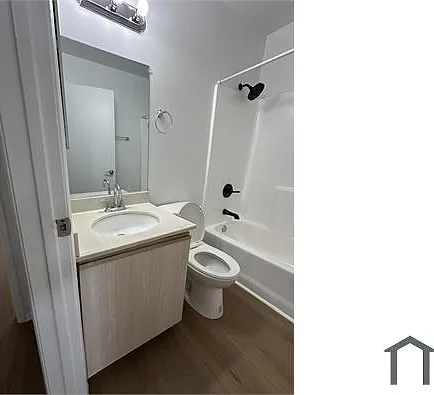 641 E 27th St #105 — Photo 21