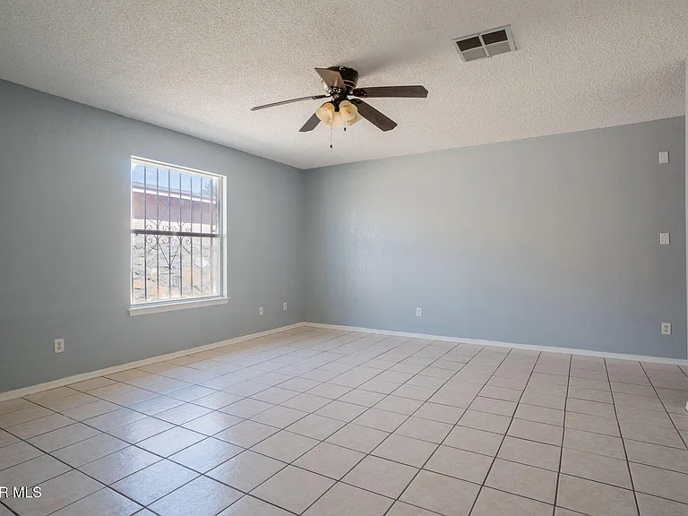 11924 Kings Guard Dr — Photo 5