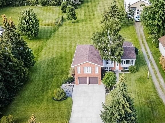 3rd image of 546 Evans Rd