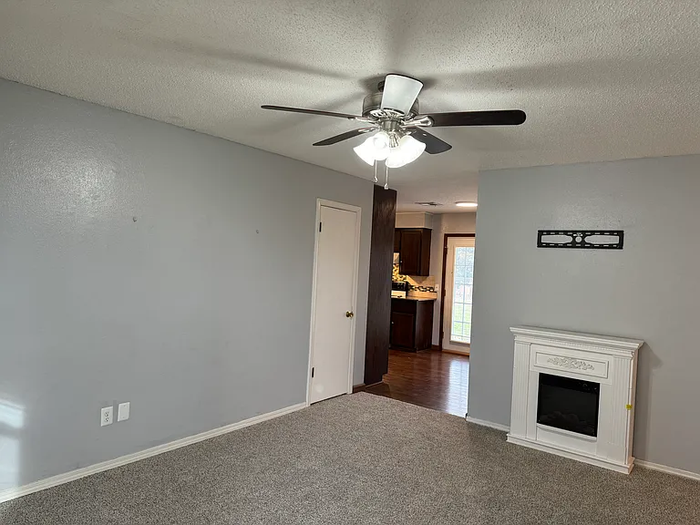 13908 Jeffery Dr — Photo 5