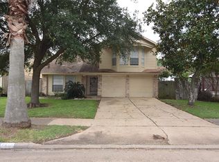 7610 Poitiers Dr, Houston, TX 77071
