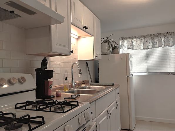 (undisclosed Address)