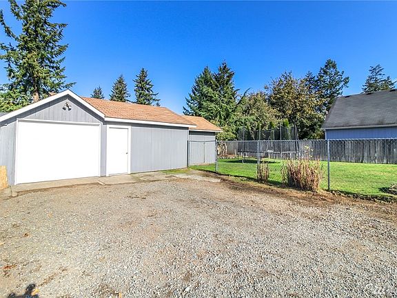 5th image of 8915 Forest Ave SW