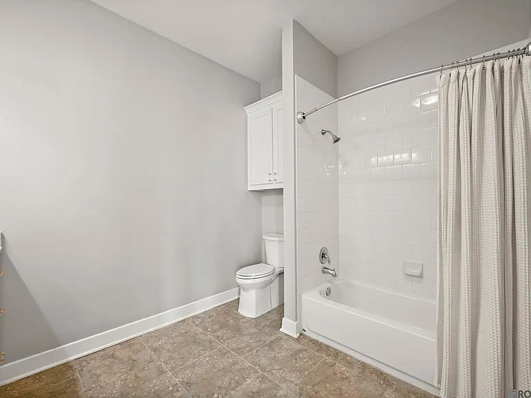 7707 Bluebonnet Blvd #314 — Photo 13