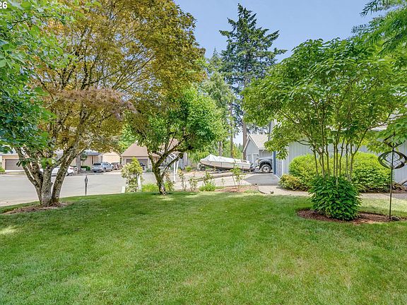 3rd image of 19500 SW Alderwood Ct