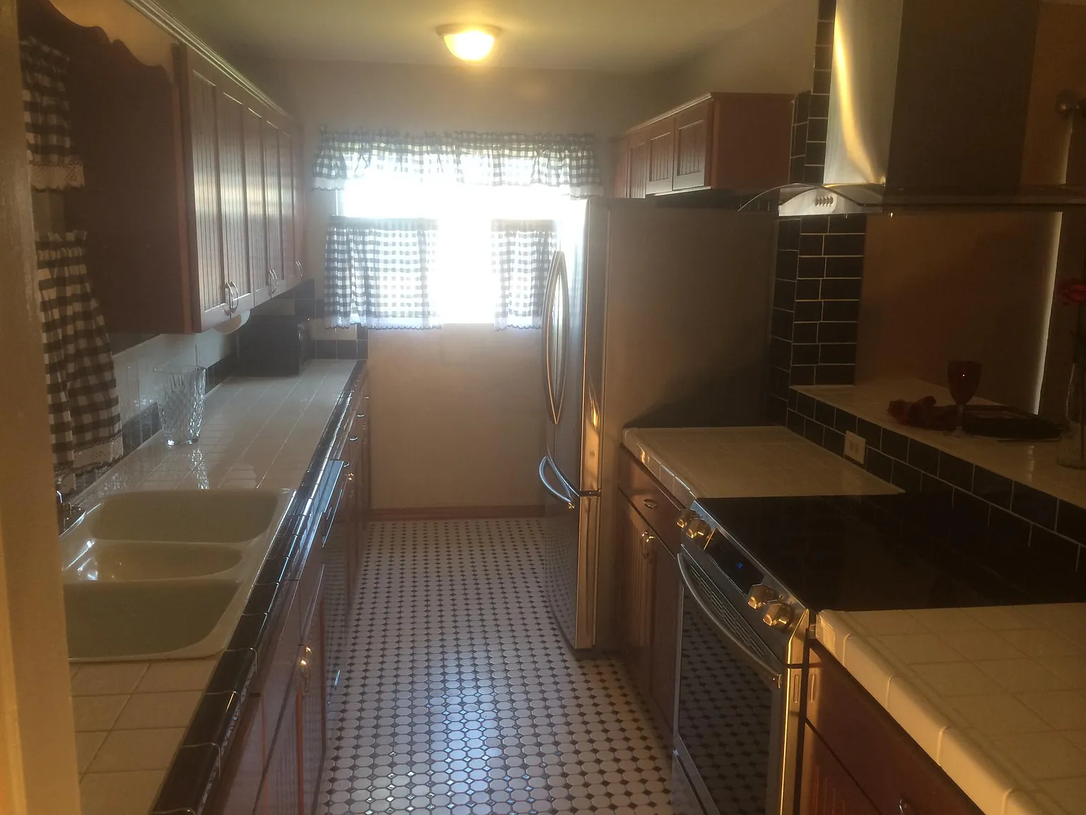 3 bed, 1988 sqft, $2,800 — Photo 4