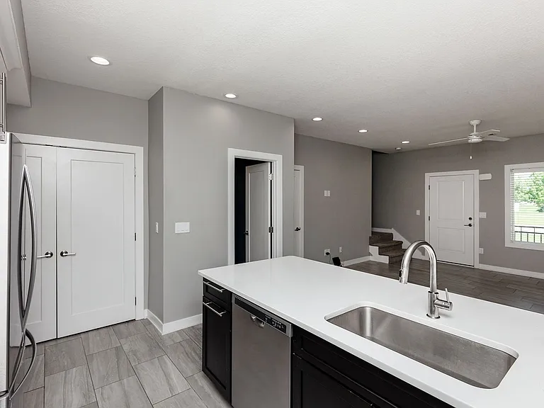 620 SE Westown Pkwy — Photo 13