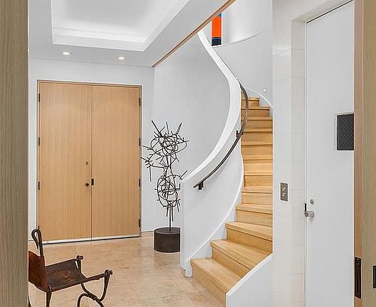 4th image of 314 W 92nd St