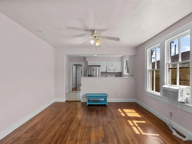 4911 Avenue P 1/2 — Photo 5
