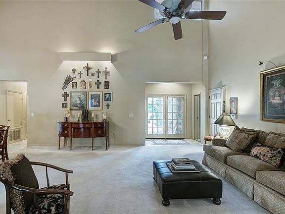 5th image of 1913 Woody Dr