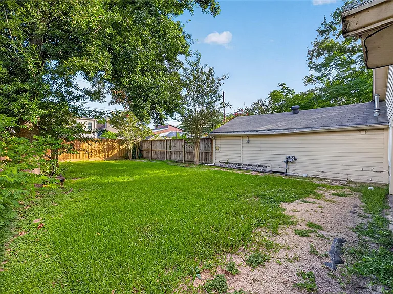 3731 Drake St — Photo 35