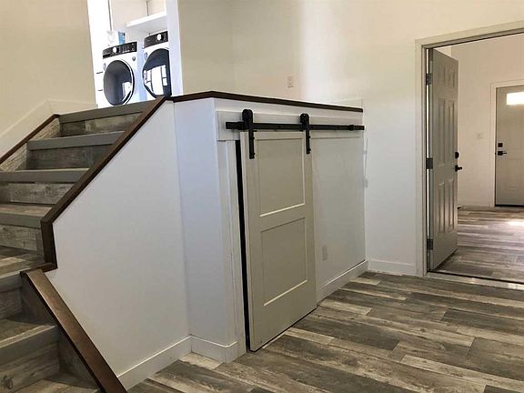 2nd image of 24 Dogwood Ave