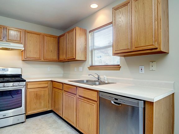 5th image of 1772 Linden Park Ln
