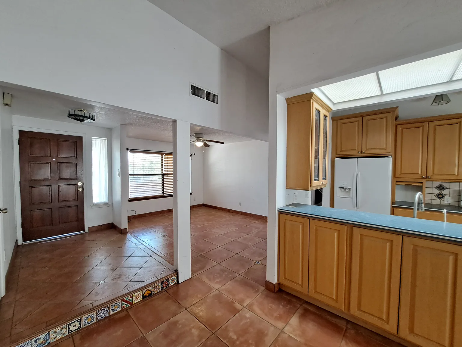3 bed, 1795 sqft, $1,950 — Photo 4
