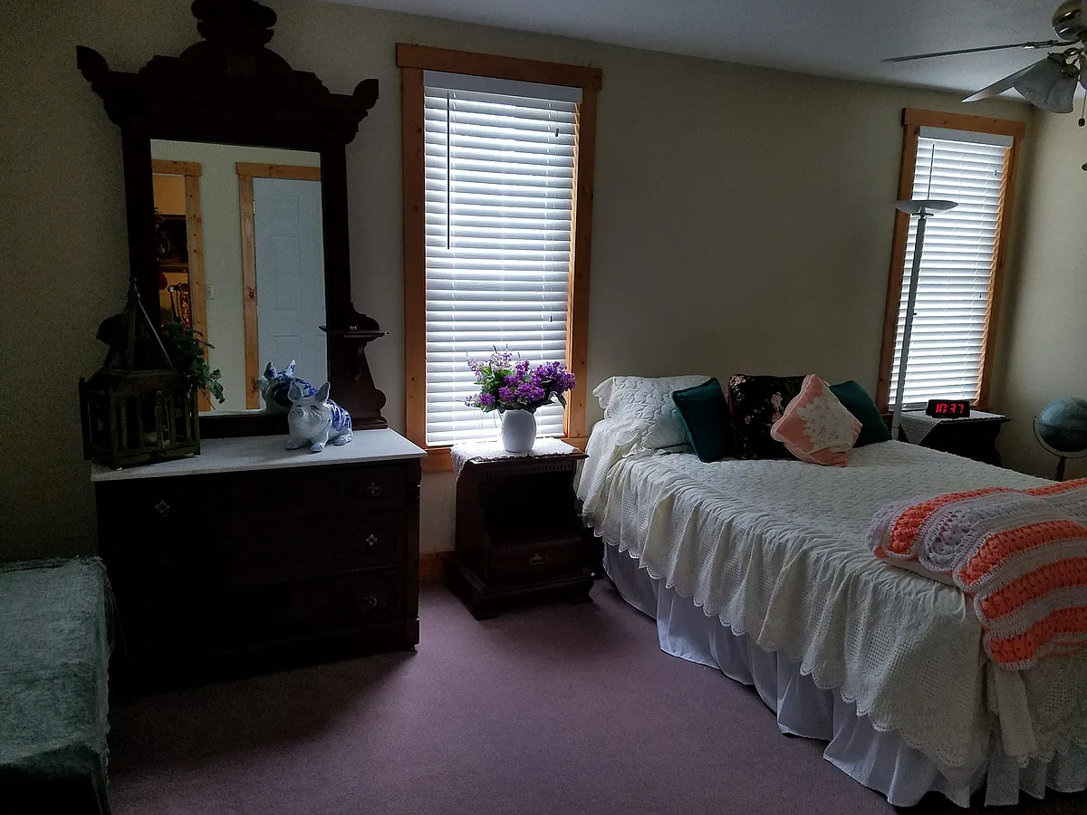 MASTER BEDROOM - 13750 Garrett Hwy