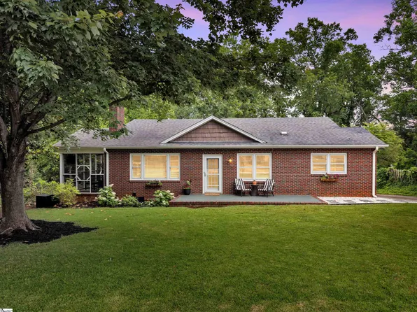 38 Blackburn St, Greenville, SC 29607