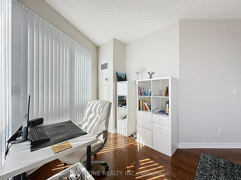 18 Holmes Ave #2205 — Photo 6