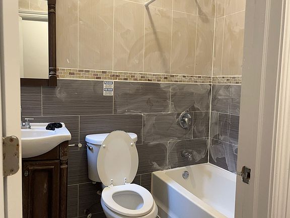 3rd image of 1207 Tinton Ave #8