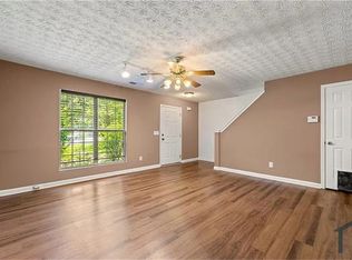 1382 Hollenbeck Ln, Riverdale, GA 30296