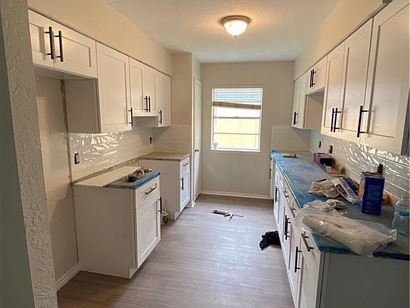 2nd image of 2717 Blue Grass Dr