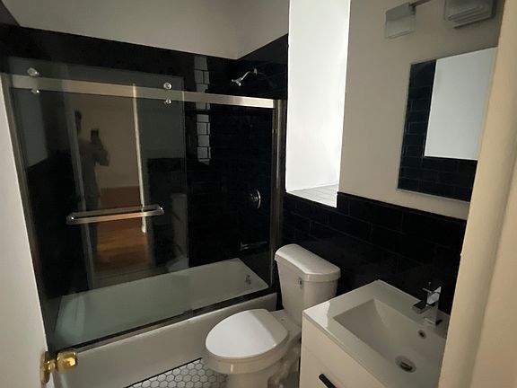 3rd image of 208 W 111th St APT 2A
