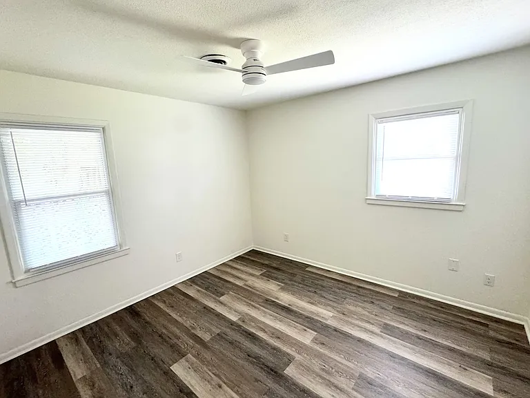 4213 Peachtree Ave — Photo 10