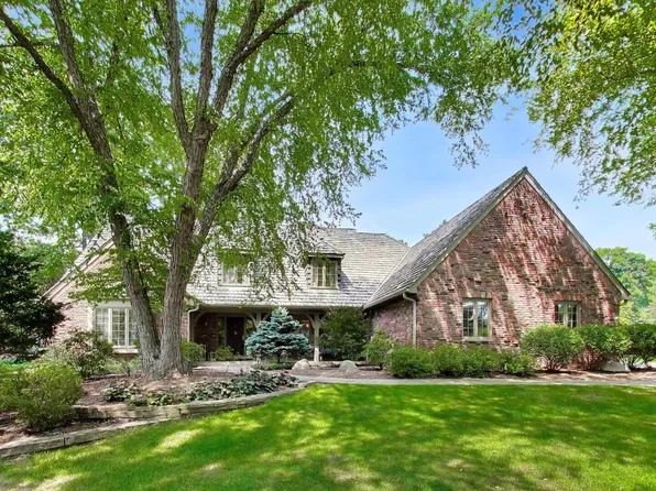 21952 W Pine Lake Cir, Kildeer, IL 60047